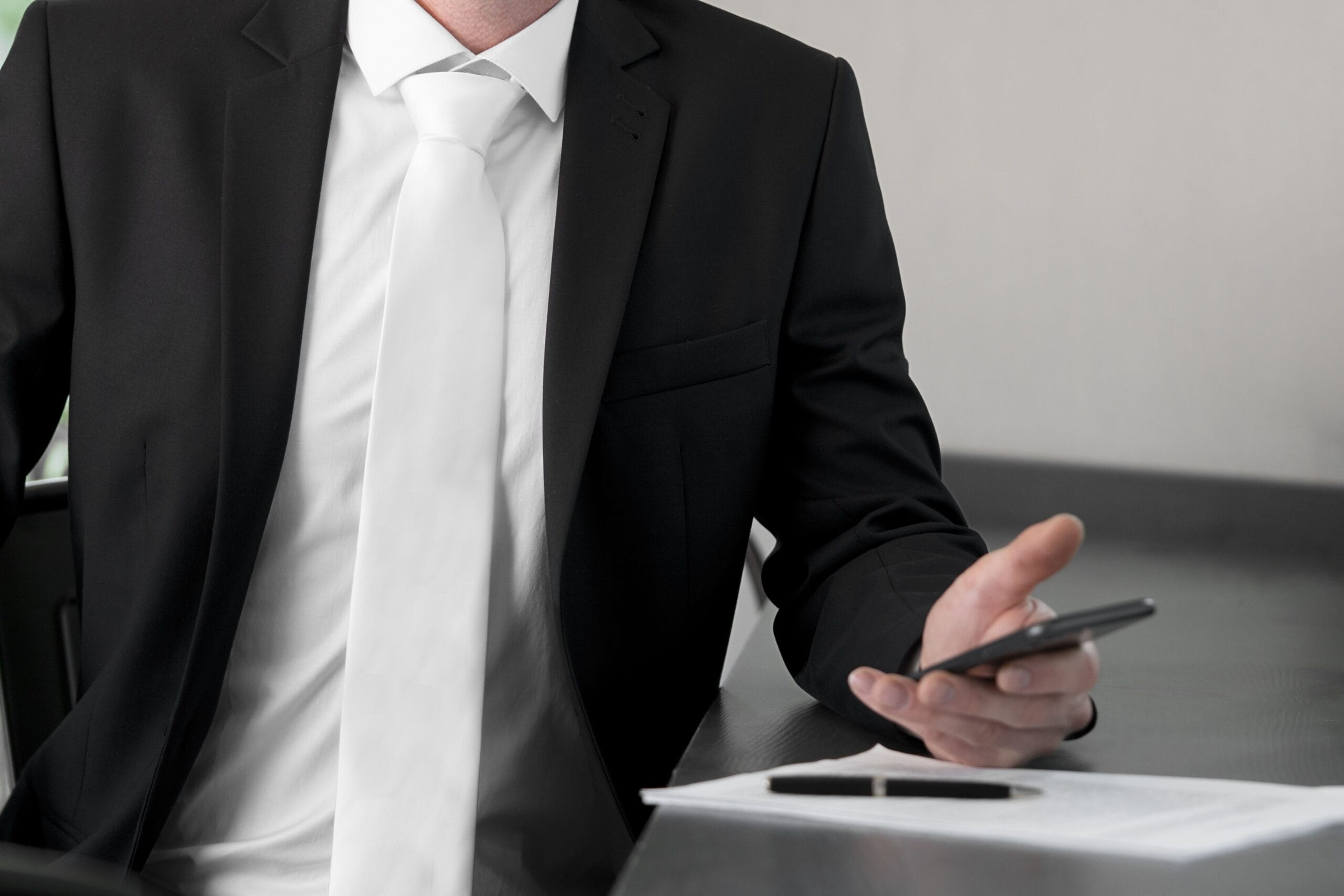 The Simplicity of Online Auctions: A Smart Way to Buy and Sell